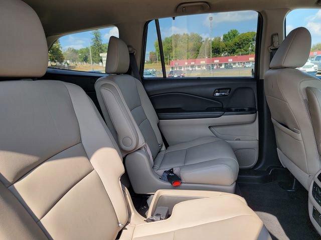 Used 2022 Honda Pilot Touring image 18