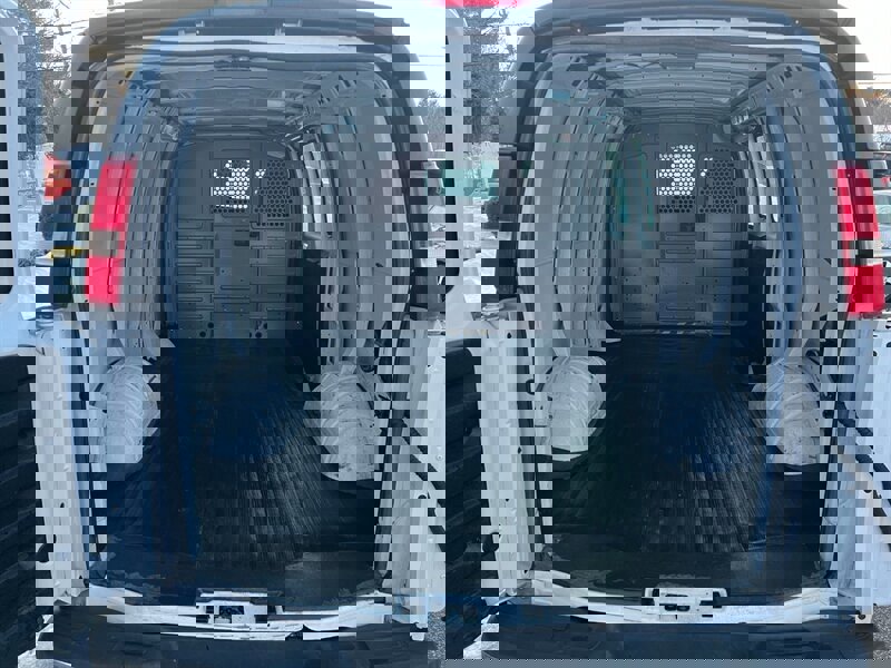 Used 2013 Chevrolet Express 3500 image 11