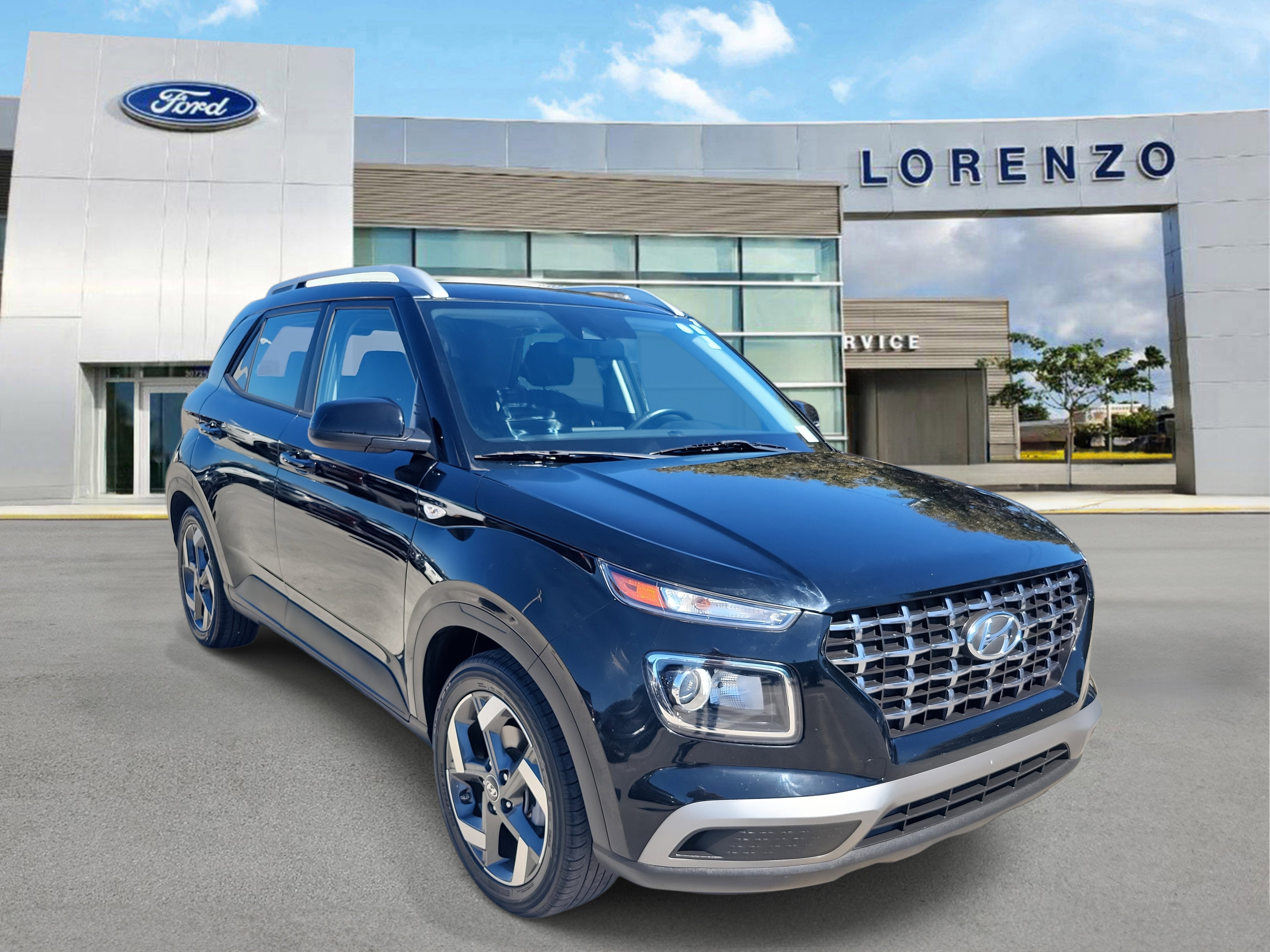 Used 2022 Hyundai Venue SEL FWD image 3