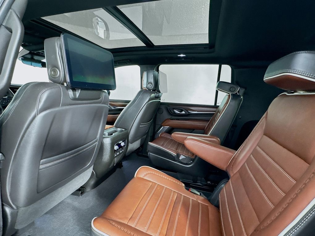 Used 2023 GMC Yukon XL Denali Ultimate AWD/4WD image 18