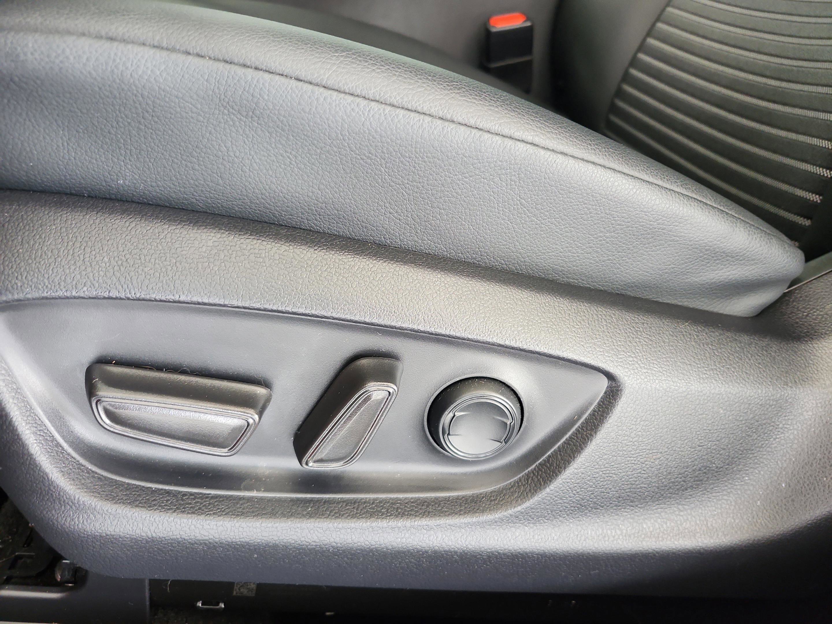 Used 2023 Toyota Camry SE w/ Convenience Package FWD image 15