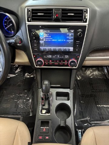 Used 2018 Subaru Outback 2.5i Limited AWD/4WD image 29