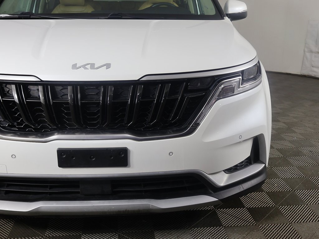 Used 2023 Kia Carnival EX image 14
