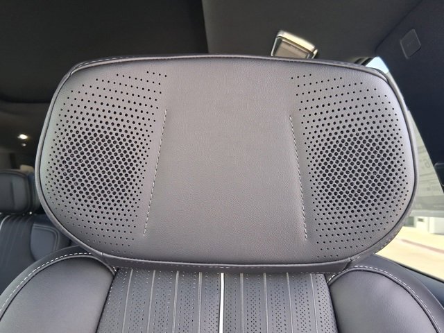 New 2026 Cadillac Vistiq Sport w/ LPO, Floor Liner Package image 18