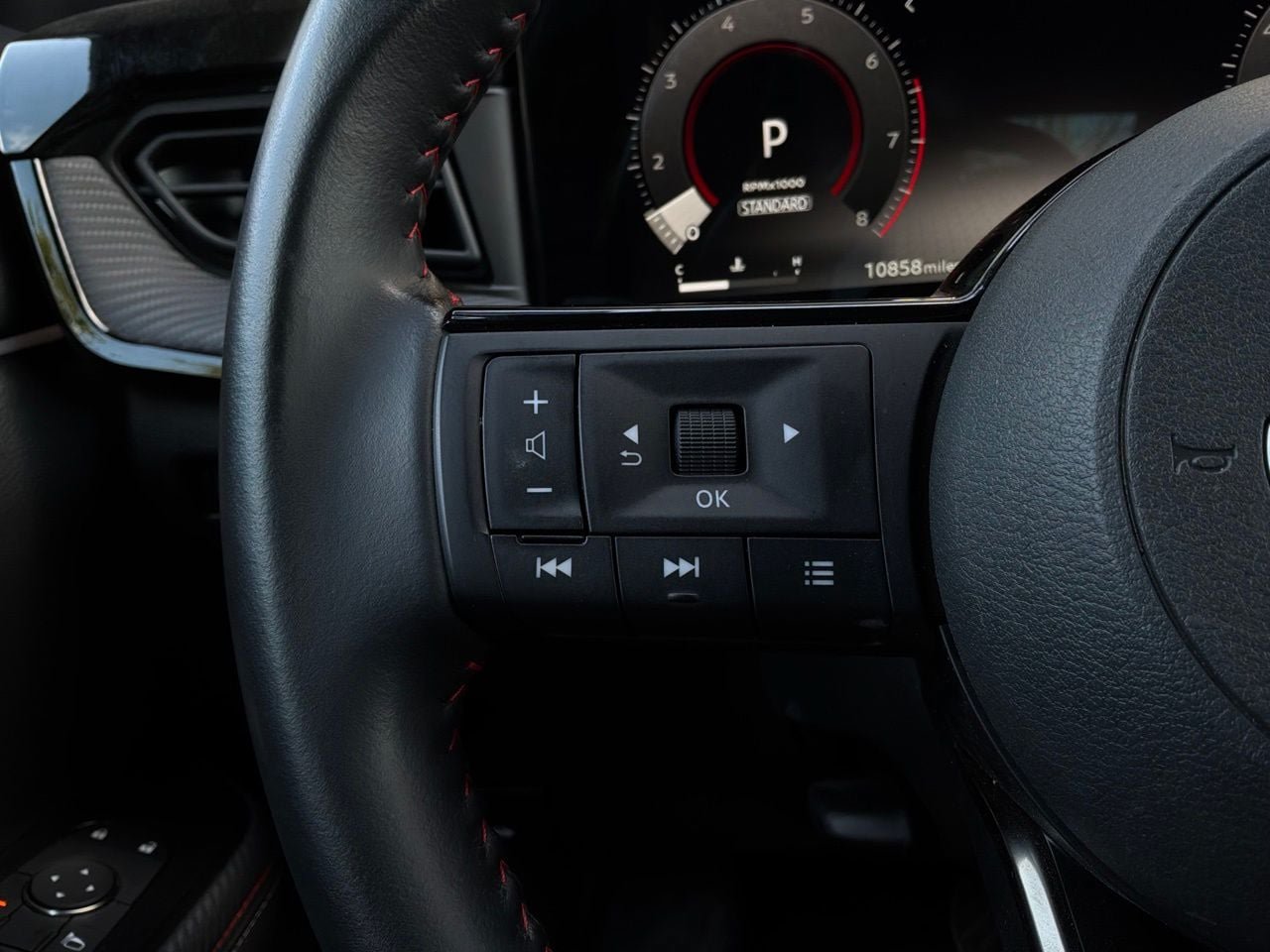 Used 2026 Nissan Kicks SR FWD image 36