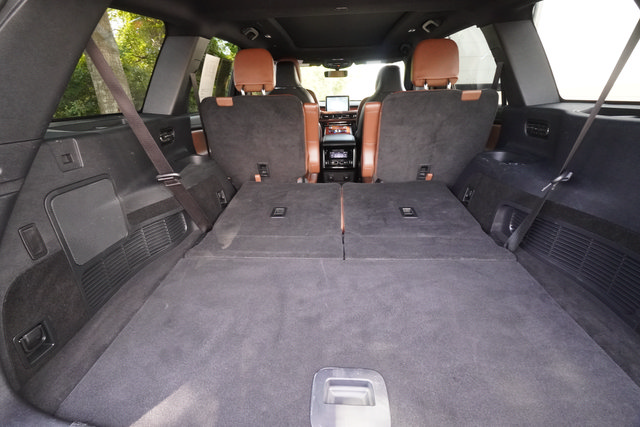 Used 2024 Lincoln Aviator Reserve w/ Equipment Group 201A RWD image 28