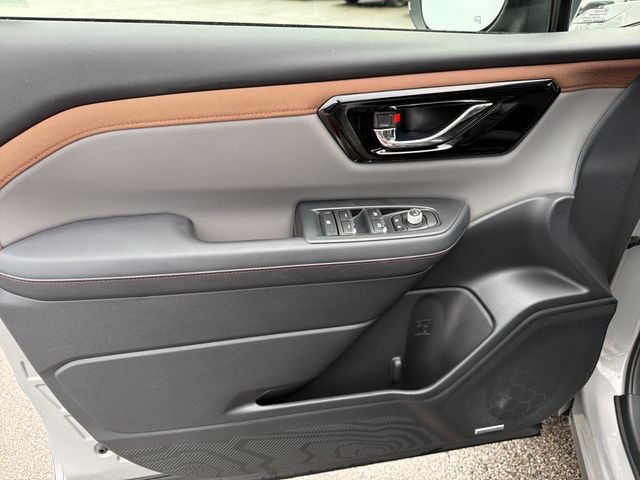 Certified 2025 Subaru Forester Sport AWD/4WD image 17