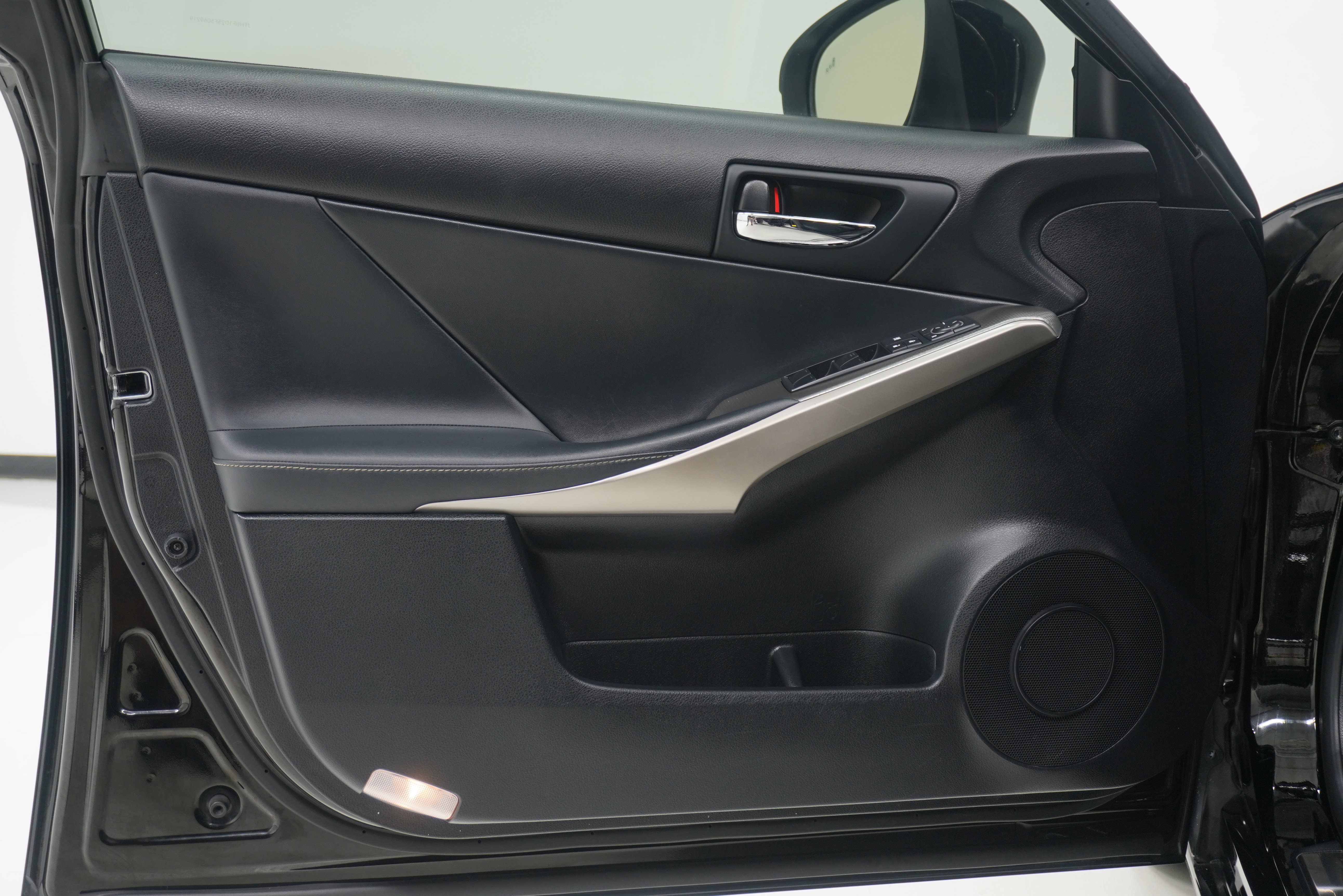 Used 2015 Lexus IS 250 w/ F-Sport Package RWD image 13