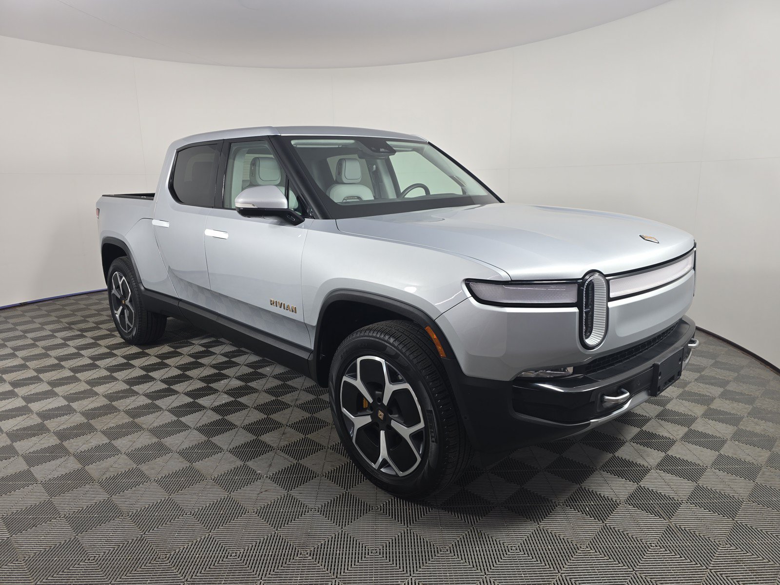 Used 2023 Rivian R1T Adventure AWD/4WD image 7