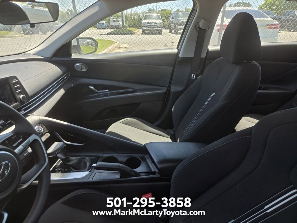 Used 2023 Hyundai Elantra SEL FWD image 6
