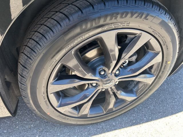 Used 2018 Chrysler Pacifica Limited w/ Advanced Safetytec Group FWD image 10