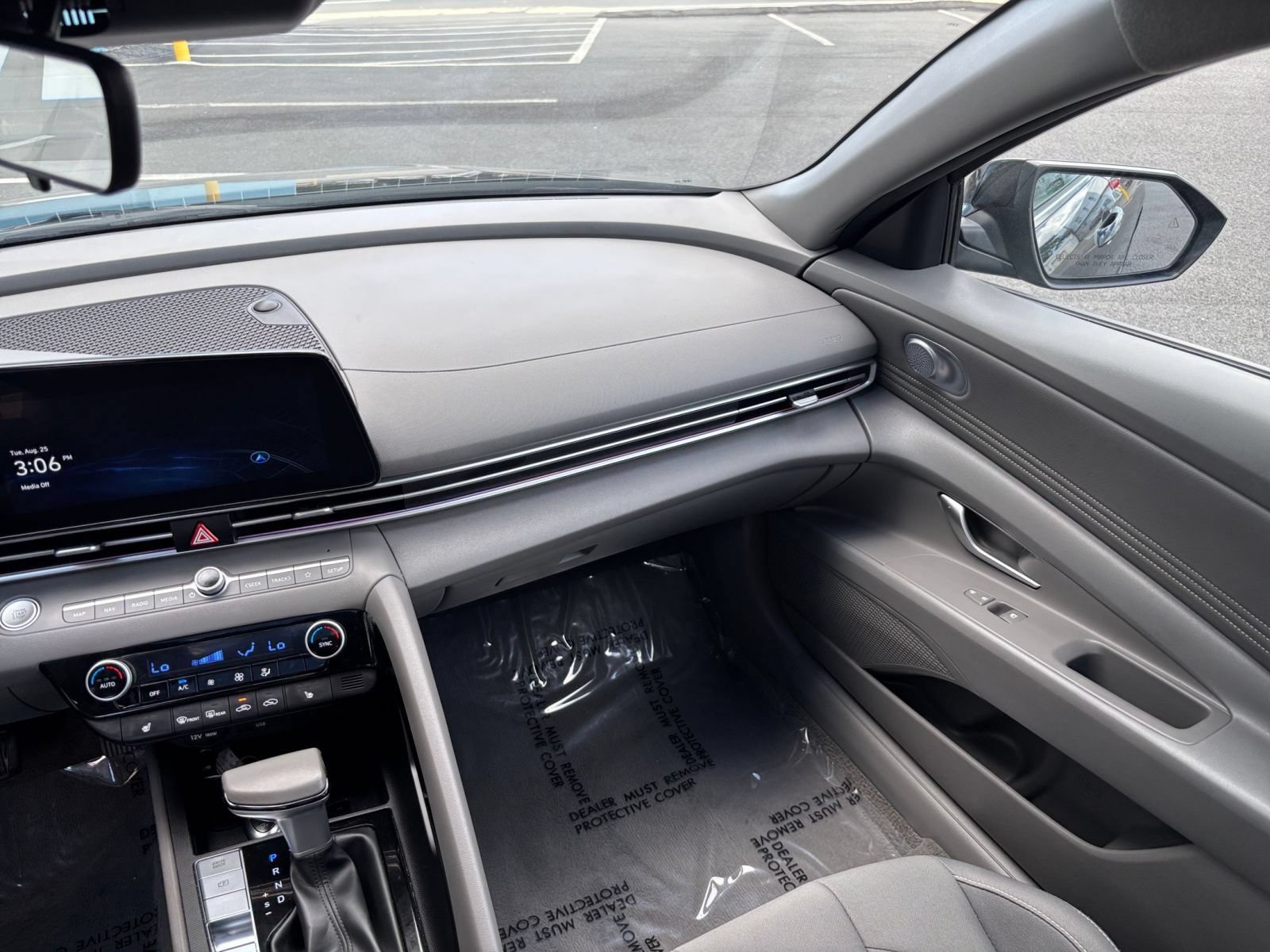 Used 2025 Hyundai Elantra SEL FWD image 32