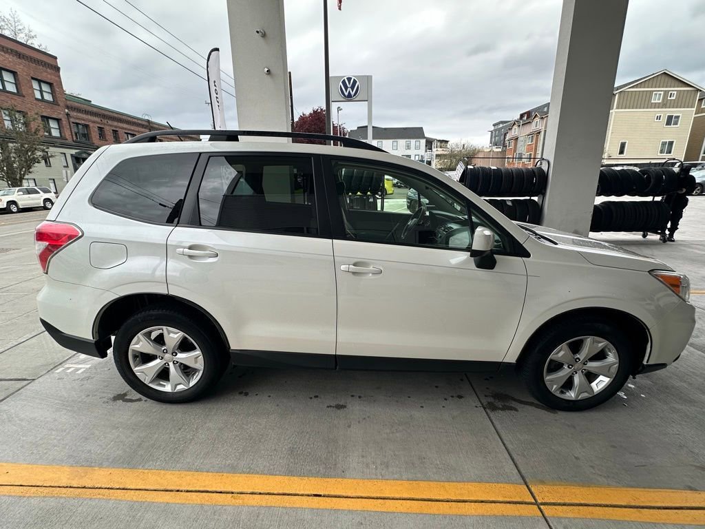 Used 2015 Subaru Forester 2.5i Premium w/ All-Weather Package AWD/4WD image 8