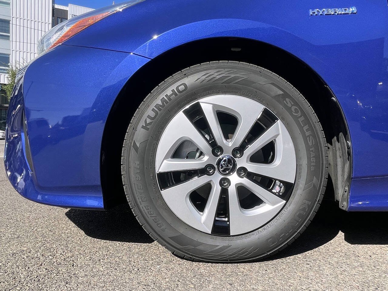 Used 2017 Toyota Prius Four Touring FWD image 13