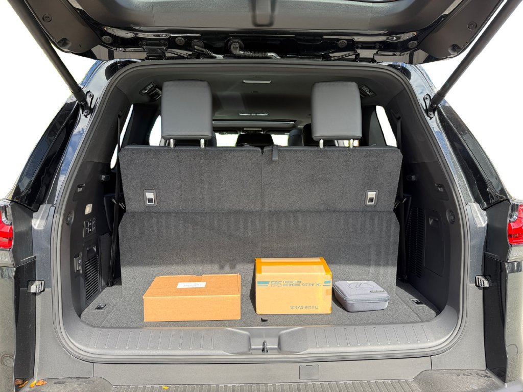New 2026 Lexus LX 600 4WD w/ Appearance Package image 10