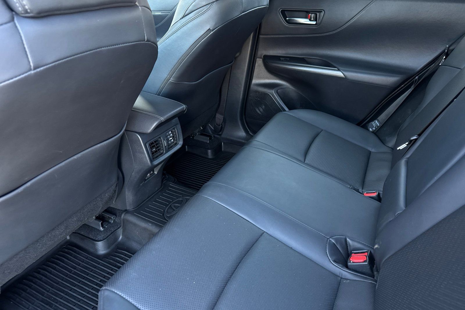 Used 2024 Toyota Venza Limited AWD/4WD image 14