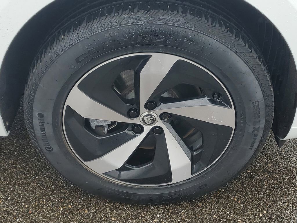 Used 2024 Jaguar F-PACE R-Dynamic S image 5