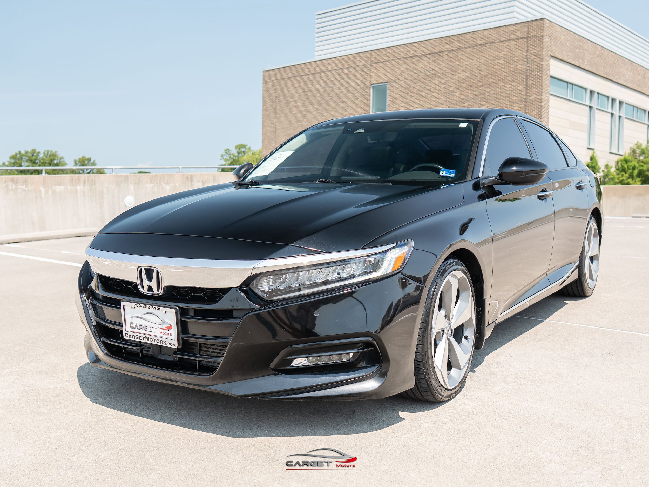 Used 2018 Honda Accord Touring image 3