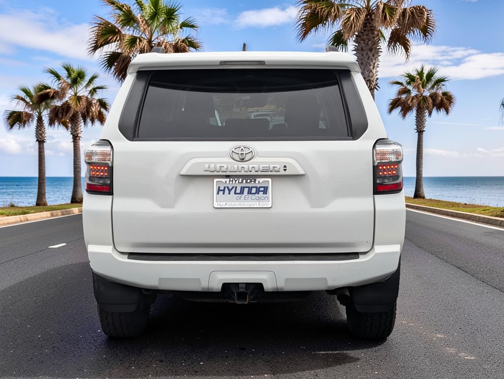 Used 2022 Toyota 4Runner SR5 AWD/4WD image 6