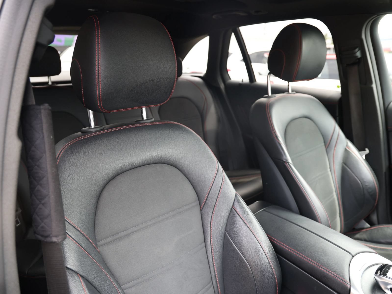 Used 2019 Mercedes-Benz GLC 43 AMG 4MATIC image 31