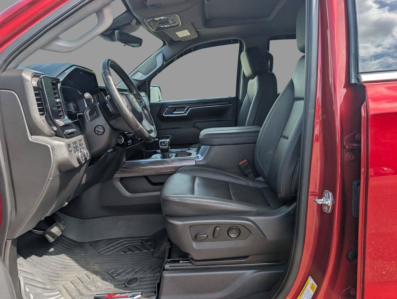 Used 2025 Chevrolet Silverado 1500 LTZ w/ LTZ Premium Package AWD/4WD image 17