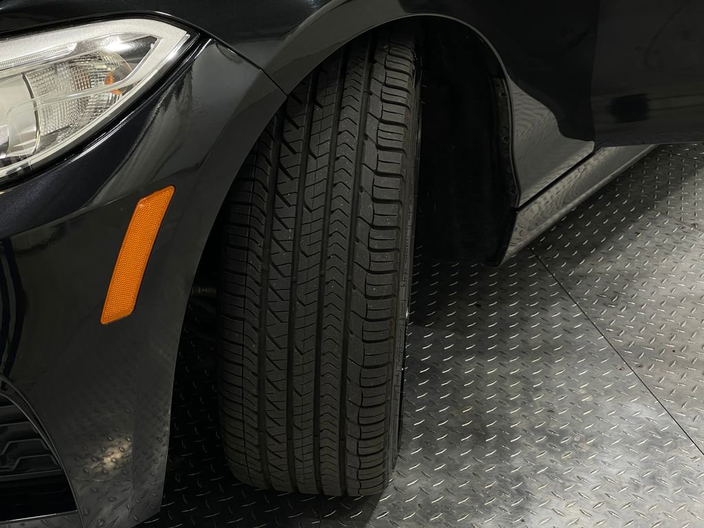 Used 2016 BMW M235i Convertible image 34