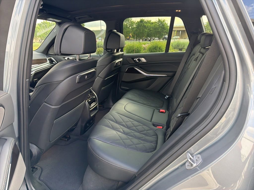 Used 2025 BMW X5 xDrive50e w/ Climate Comfort Package AWD/4WD image 11