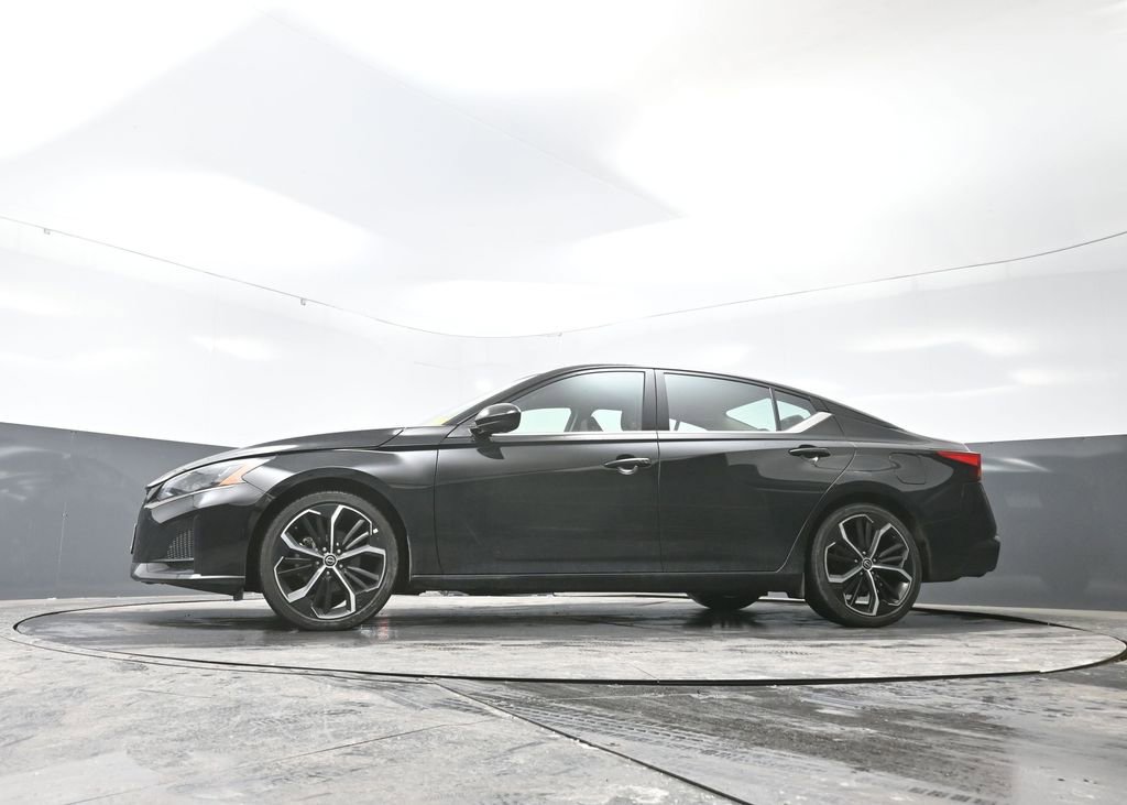 Used 2024 Nissan Altima 2.5 SR image 30