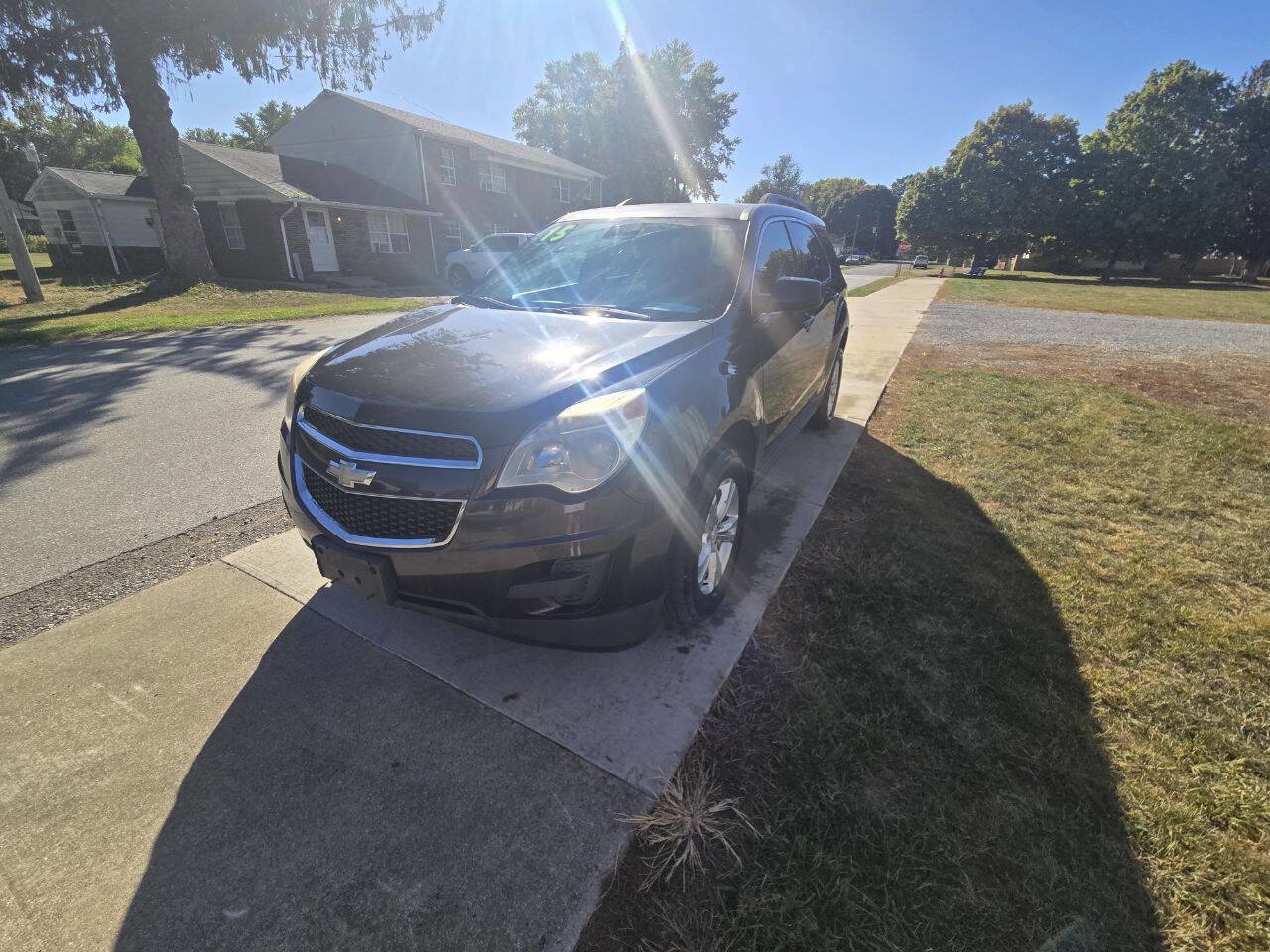 Used 2015 Chevrolet Equinox LT w/ Driver Convenience Package image 2
