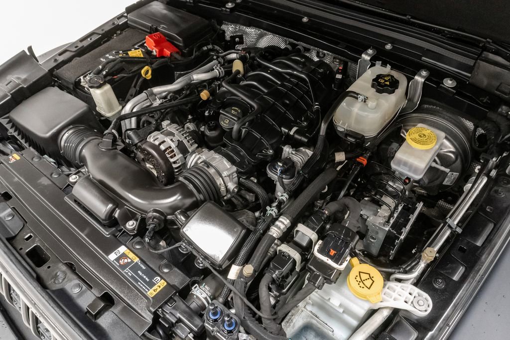 Used 2024 Jeep Wrangler Sport image 4