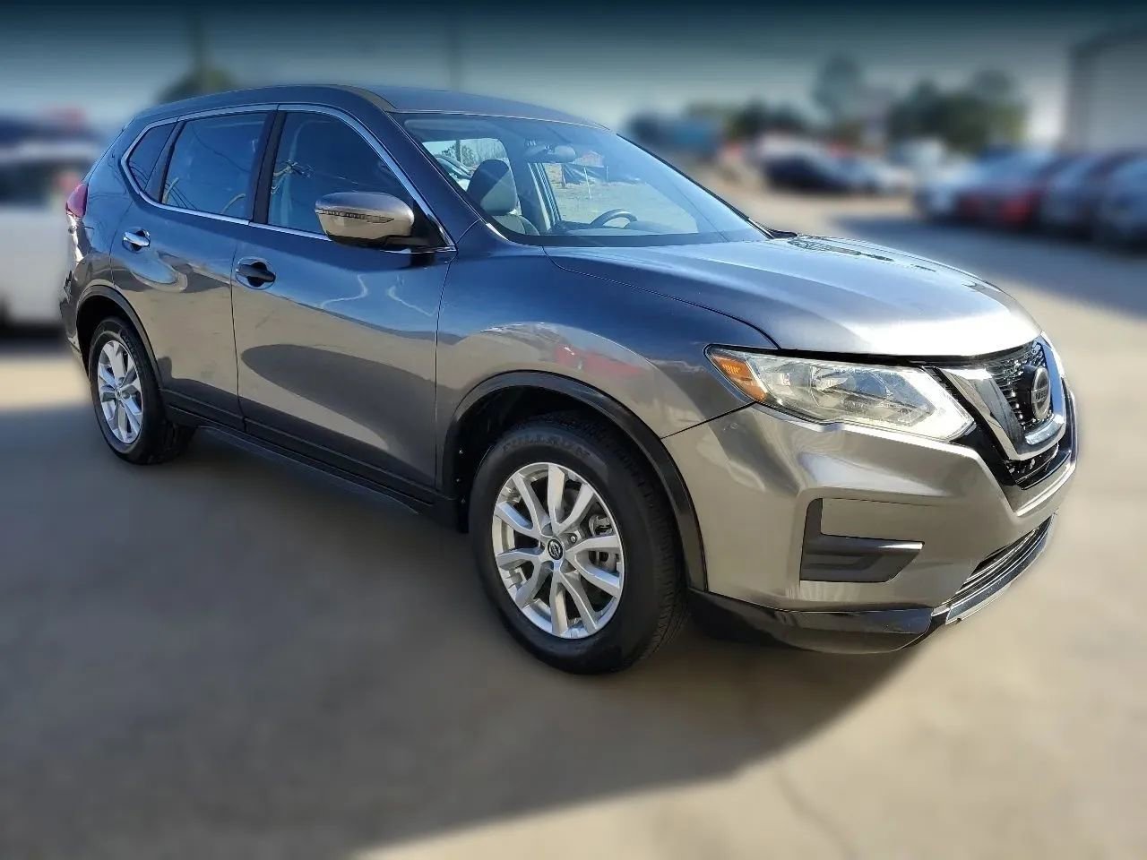 Used 2017 Nissan Rogue SV FWD image 16