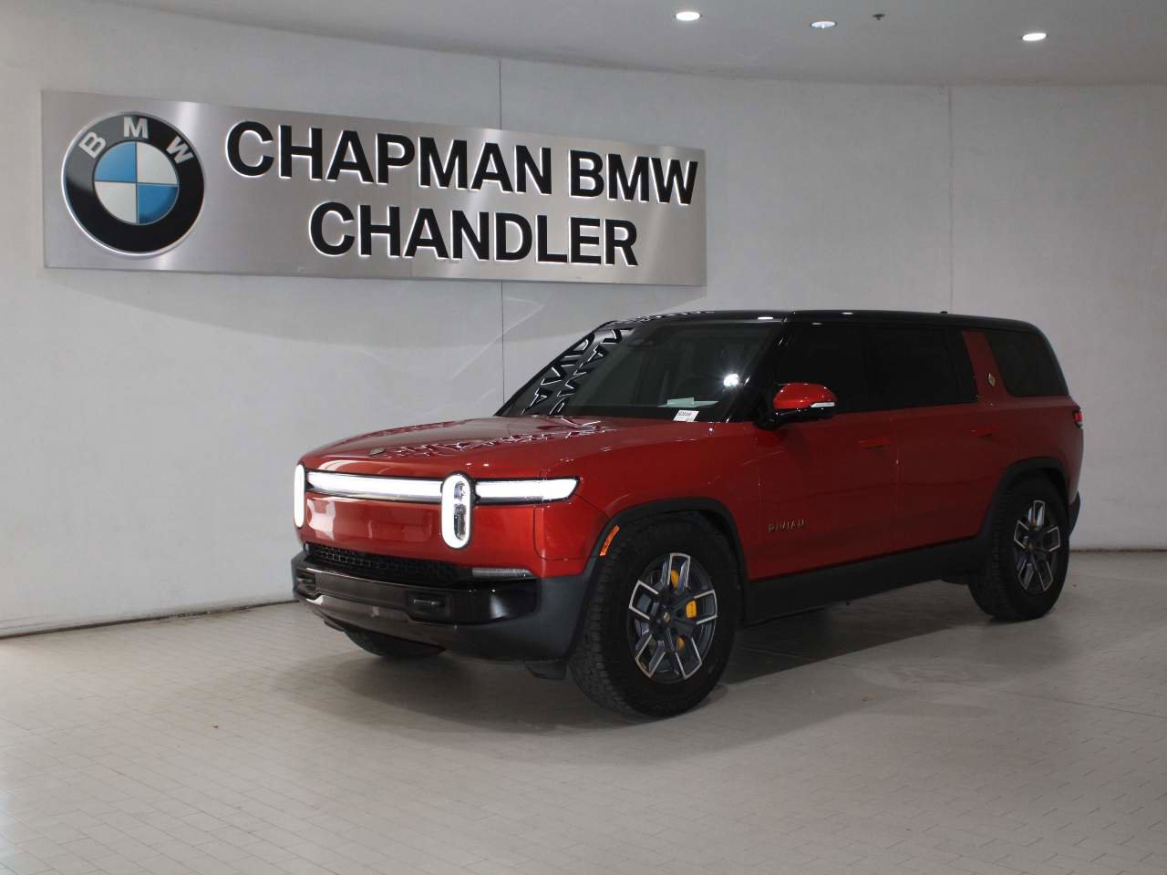 Used 2025 Rivian R1S Premium