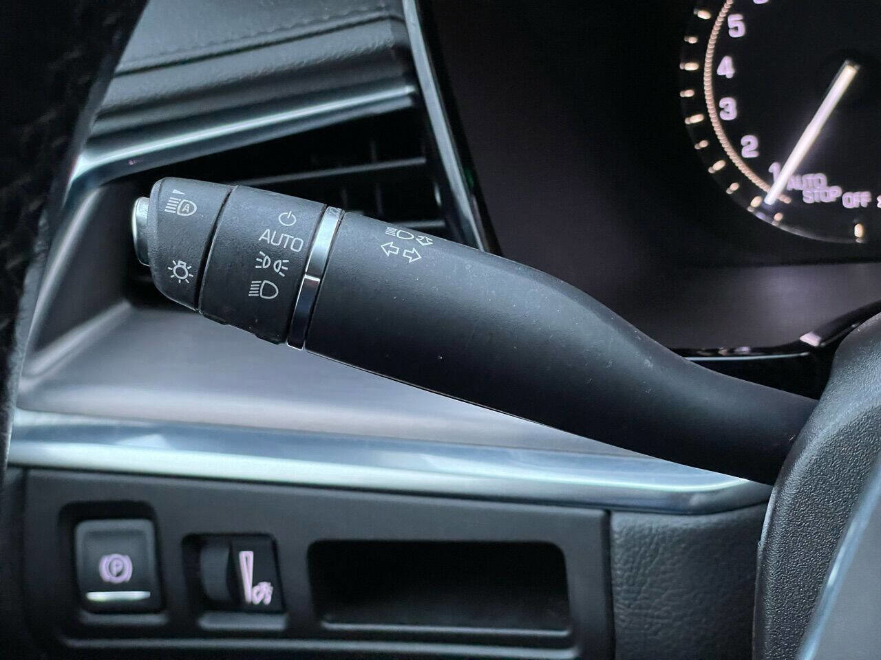 Used 2019 Cadillac XT5 Luxury image 44