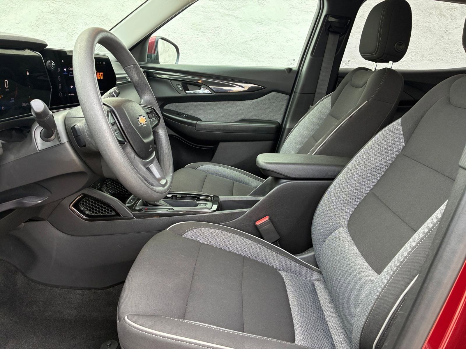 Used 2025 Chevrolet TrailBlazer LT image 25