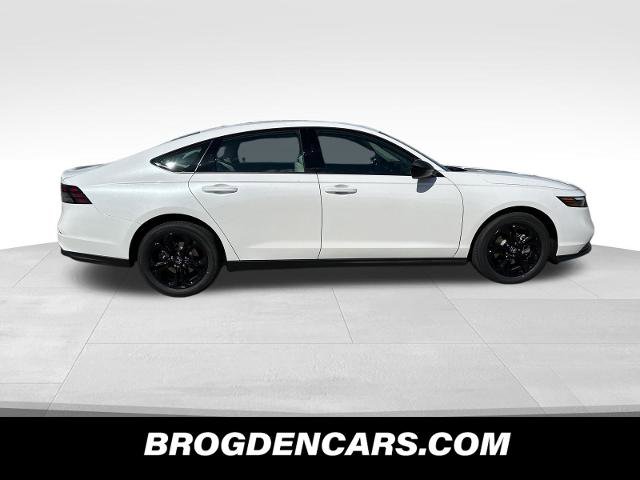 New 2025 Honda Accord SE image 2