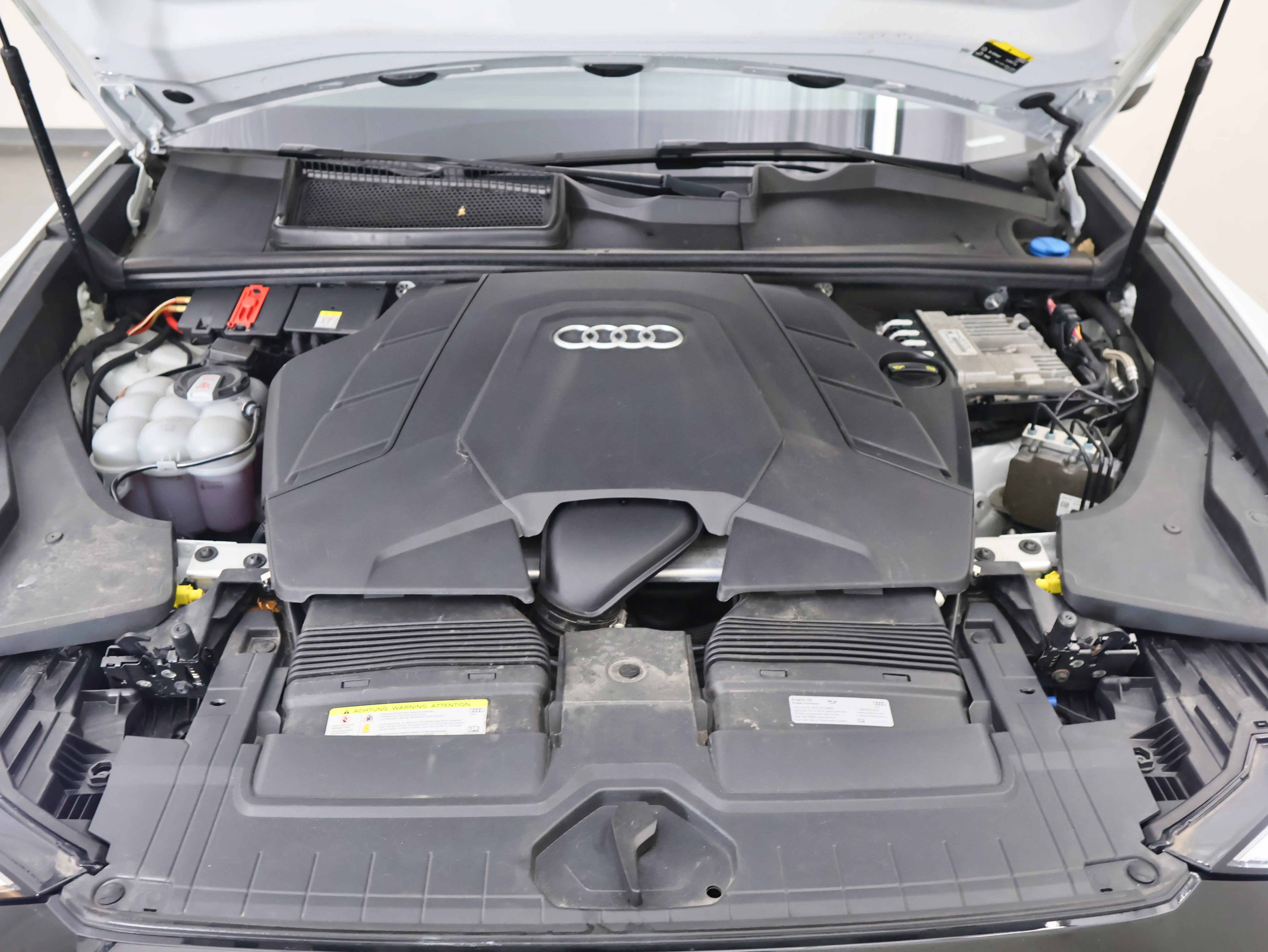 Used 2019 Audi Q8 Premium Plus w/ Premium Plus image 54