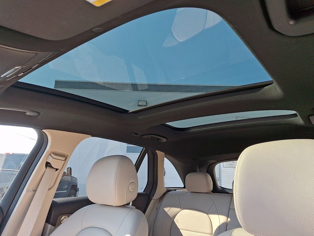 Used 2021 Mercedes-Benz GLC 300 4MATIC w/ Exterior Lighting Package image 17