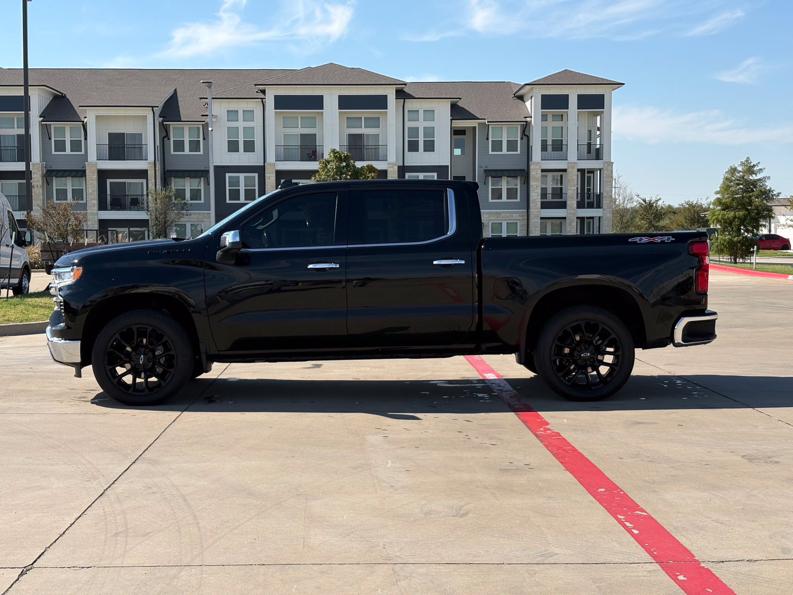 Certified 2024 Chevrolet Silverado 1500 LTZ w/ LTZ Premium Package AWD/4WD image 4