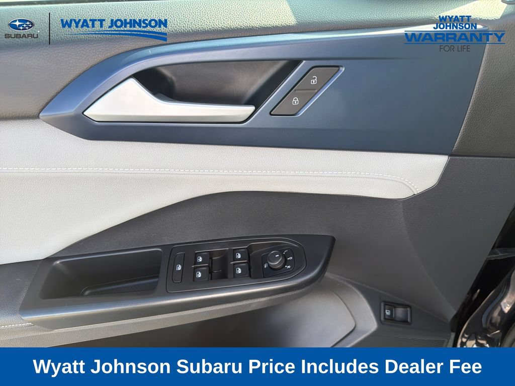 Used 2024 Volkswagen Taos SE FWD image 16