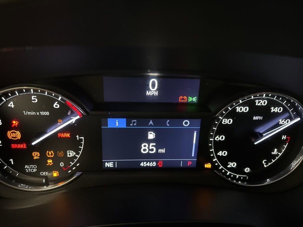 Used 2022 Cadillac XT4 Luxury w/ Cold Weather Package image 7