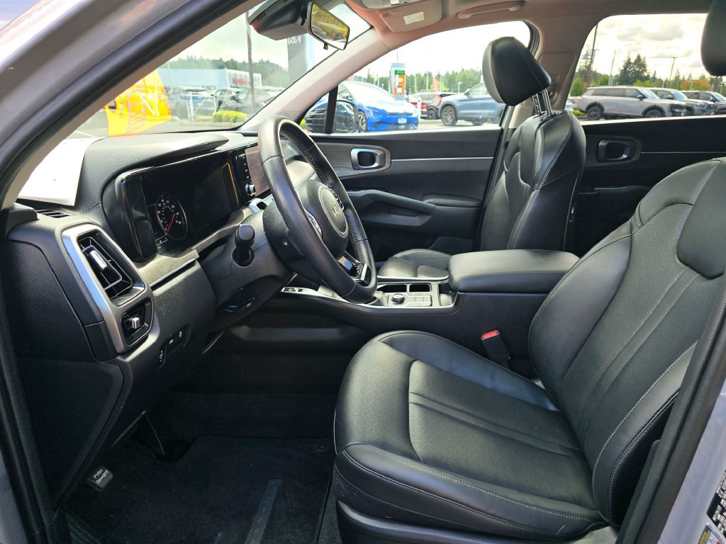 Used 2023 Kia Sorento S w/ Panoramic Sunroof Package AWD/4WD image 8