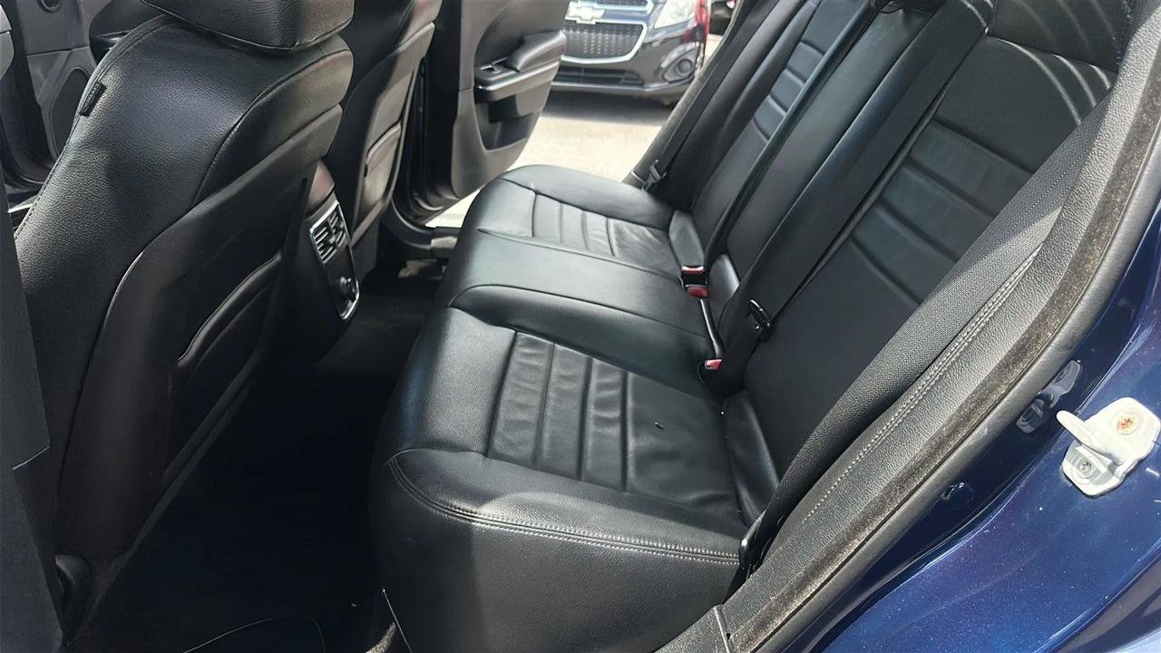 Used 2014 Dodge Charger SE RWD image 25