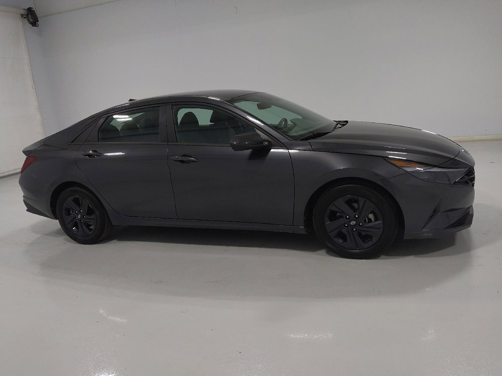 Used 2022 Hyundai Elantra SEL FWD image 11
