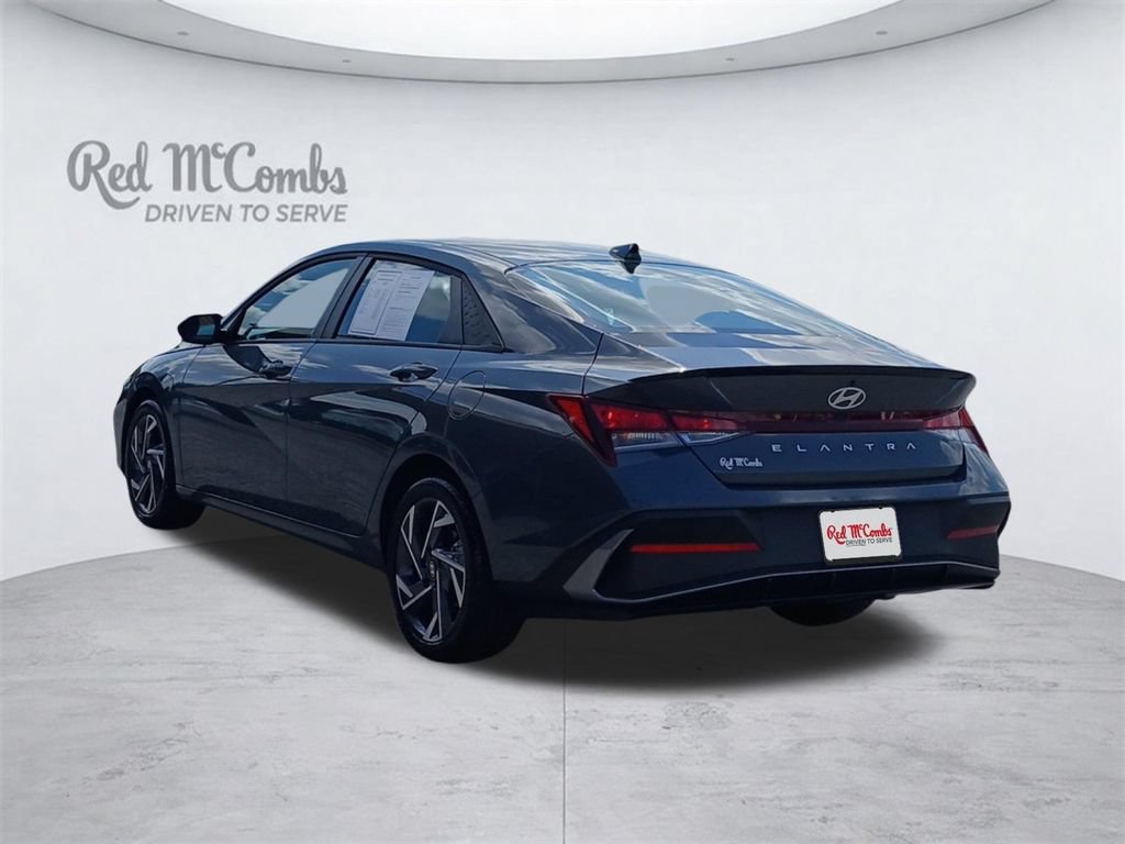 Used 2025 Hyundai Elantra Sport FWD image 6