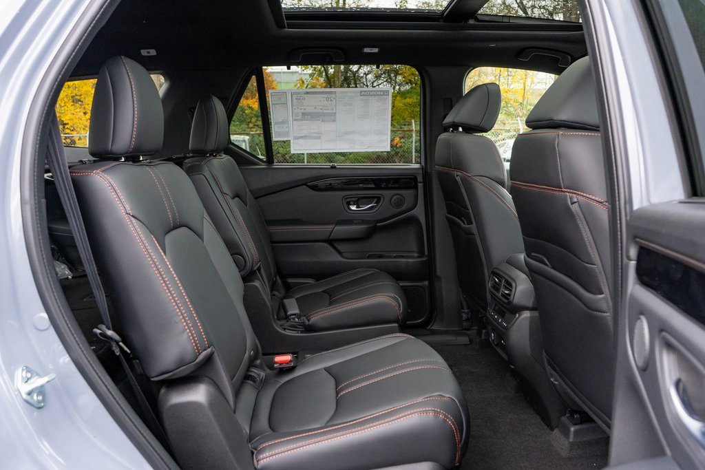 New 2025 Honda Pilot TrailSport image 16