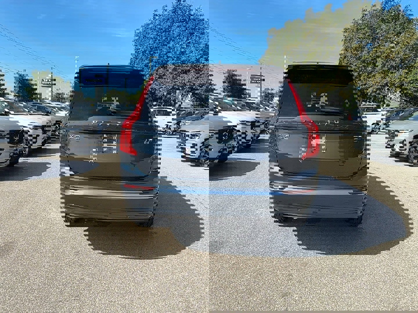 New 2025 Volvo XC90 T8 Core w/ Climate Package image 5