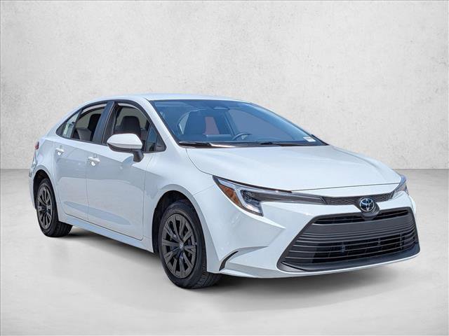 Used 2026 Toyota Corolla LE image 3