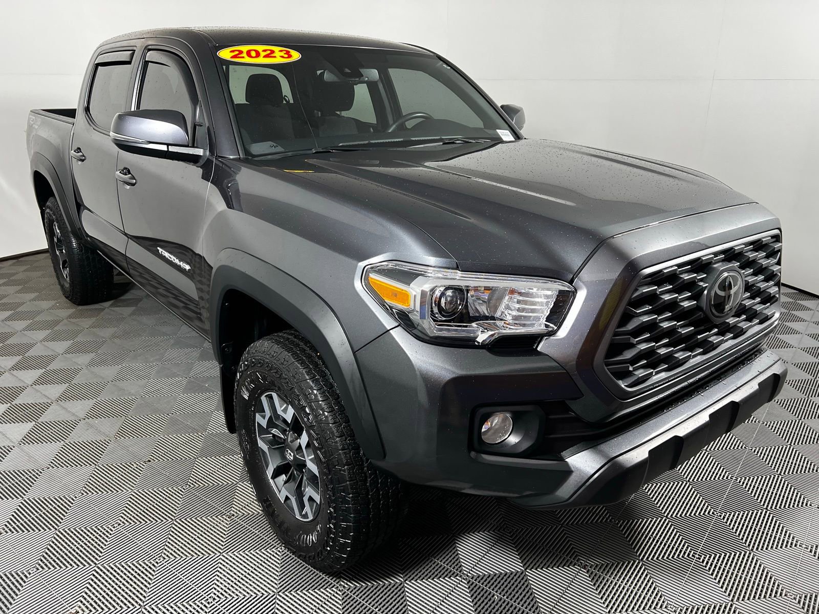Certified 2023 Toyota Tacoma TRD Off-Road AWD/4WD image 3