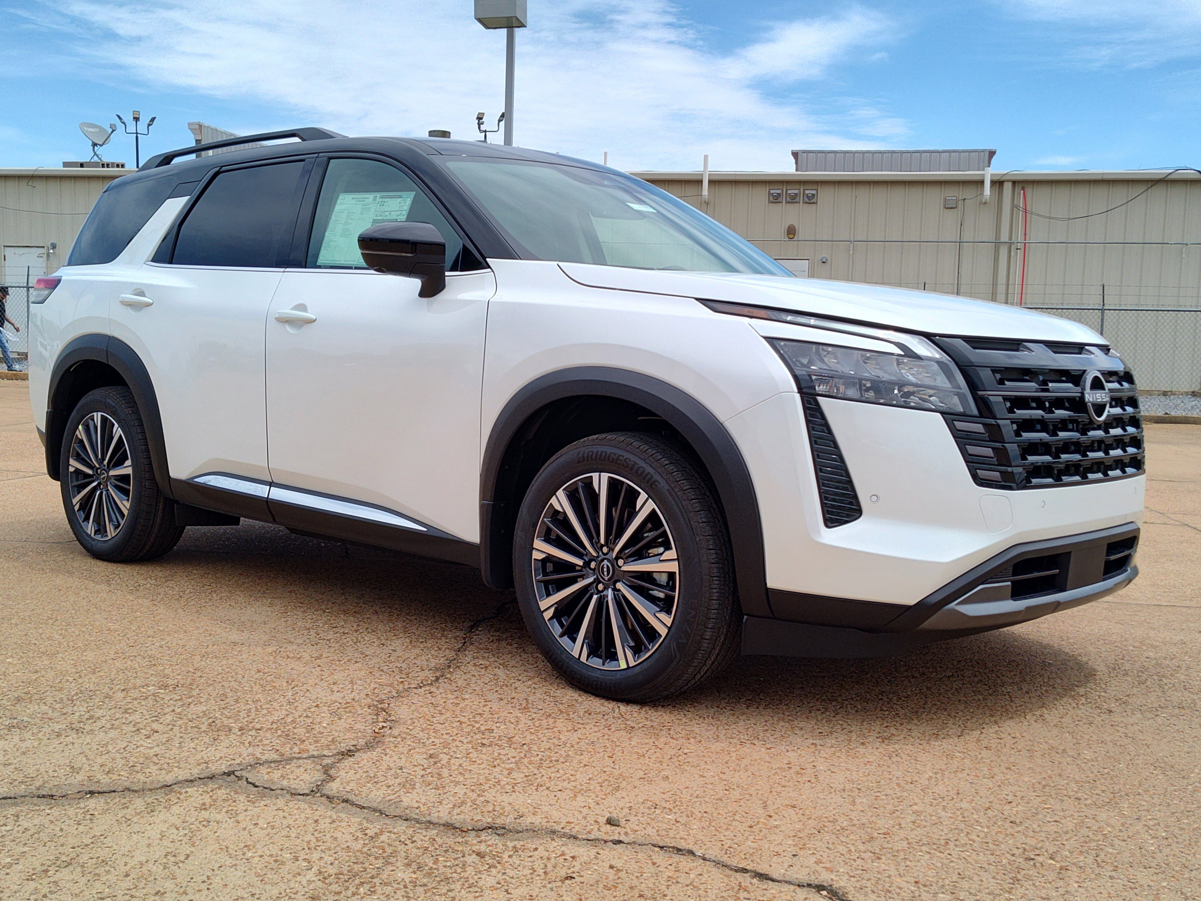New 2026 Nissan Pathfinder Platinum AWD/4WD image 6