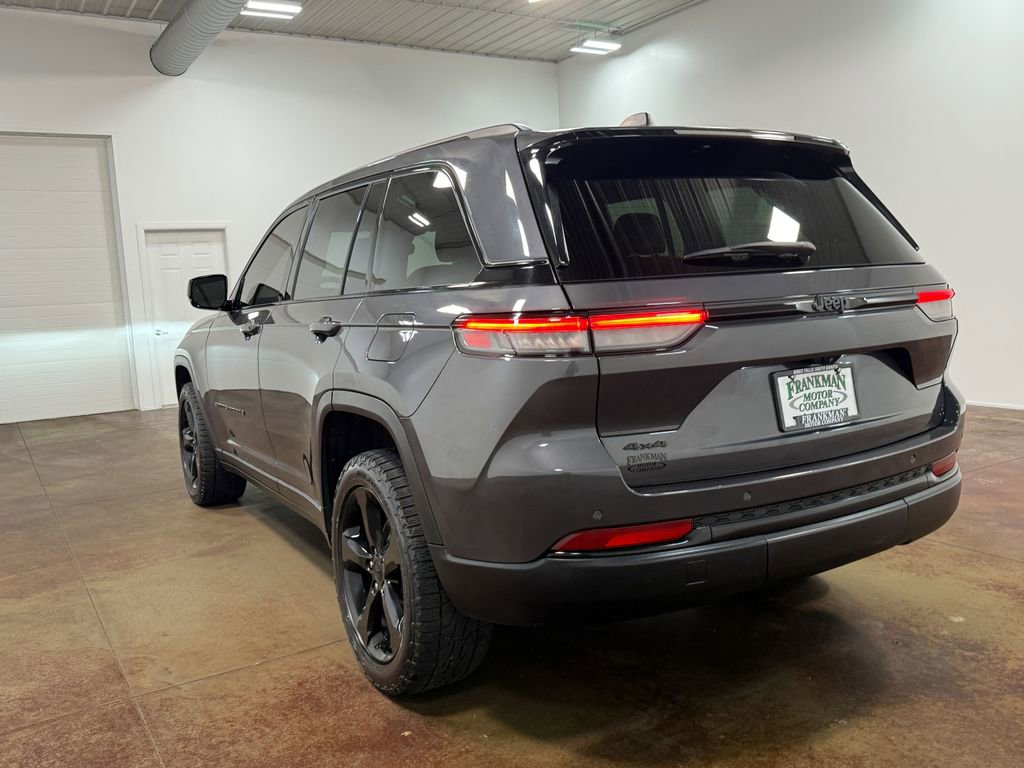 Used 2022 Jeep Grand Cherokee Altitude AWD/4WD image 35